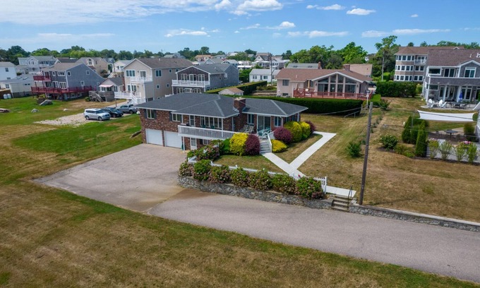 Eastward Look Casa | Ocean views, two minute walk to beach!
