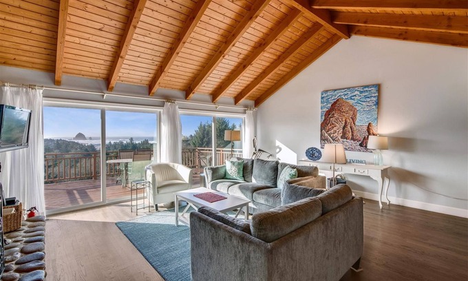 Cannon Beach Casa | Ocean Villa - Beachcomber Vacation Homes