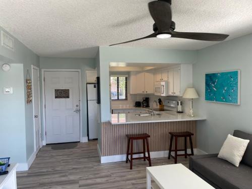 Butler Beach Apartamento | Ocean Village Club B-17