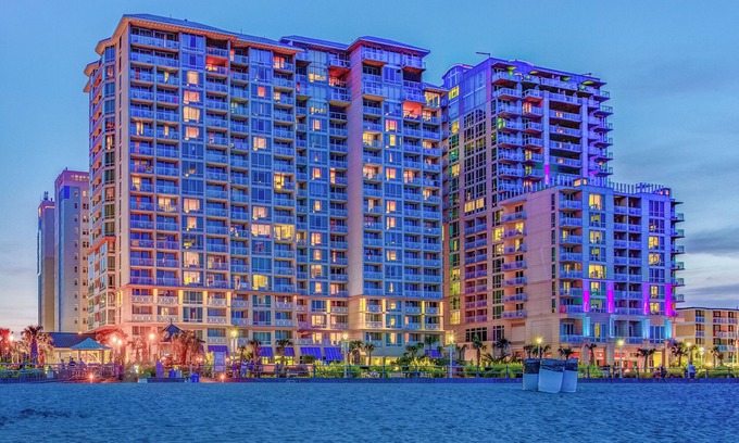 Northeast Virginia Beach Complejo | Oceanaire Virginia Beach - 3 BDRM OCEAN FRONT PENTHOUSE 1KG 1 QN 2 DBLS