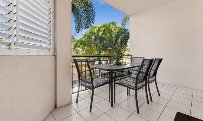 Cairns North Casa | Oceanbreeze Apartment in Cairns North