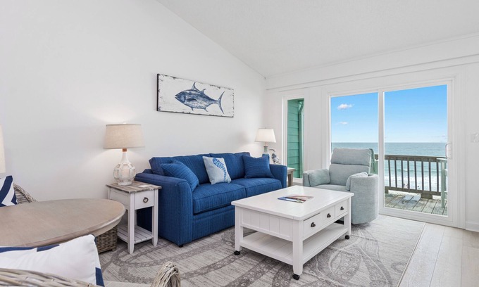 Emerald Isle Casa | Oceanfront 2 BR Duplex East w/Stunning Views, Sundeck, Balconies & Easy Beach