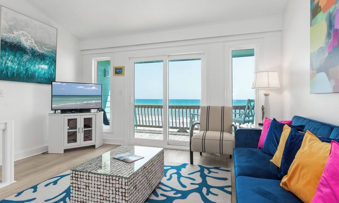 Emerald Isle Casa | Oceanfront 2 BR Duplex West w/Panoramic Views, Sundeck, Balconies & Beachfront