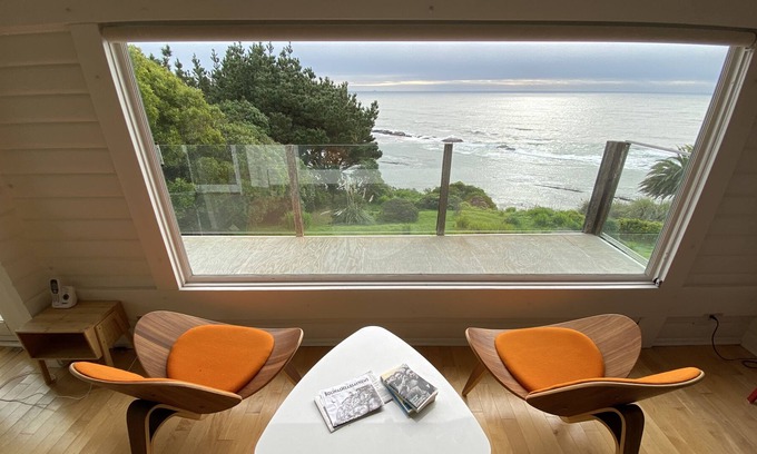 Bolinas Casa | Oceanfront 2bd modern log cabin in Bolinas