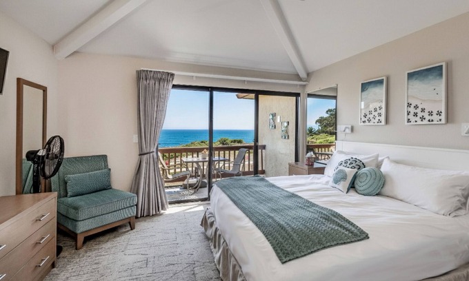 Rio del Mar Condominio | Oceanfront 2BR, Beach Access, Fire Pit & More