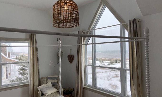 Tignish Casa | Oceanfront 5 bedroom Beach House