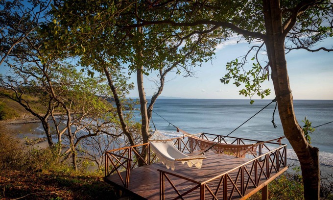 San Juan del Sur Villa | Impresionante casa frente al mar de 5 recámaras en la famosa Playa Maderas