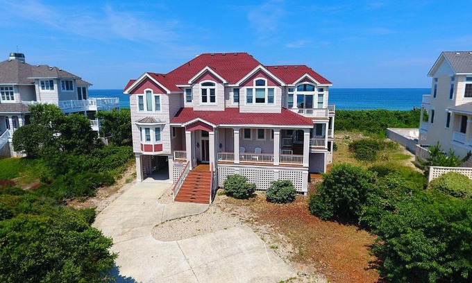 Pine Island Casa | OCEANFRONT, 7 BRs, Ocean Views, Pool table, Pool, Private Beach Access, PI26, Atlantis