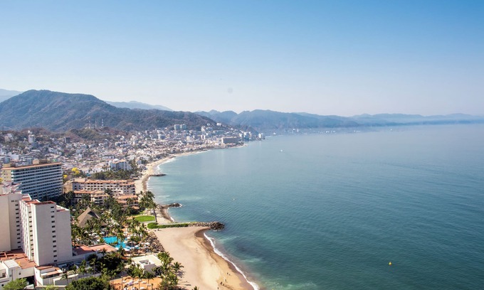Las Glorias Apartamento | Oceanfront Apt - Majestic views - Close to Malecon