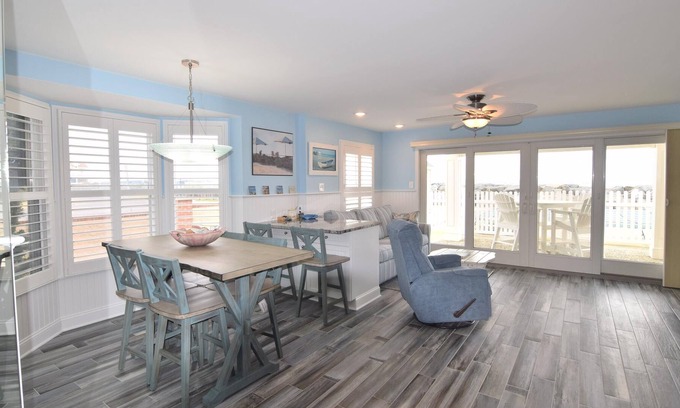 Avalon Condominio | Oceanfront Avalon Home Steps Away from Town