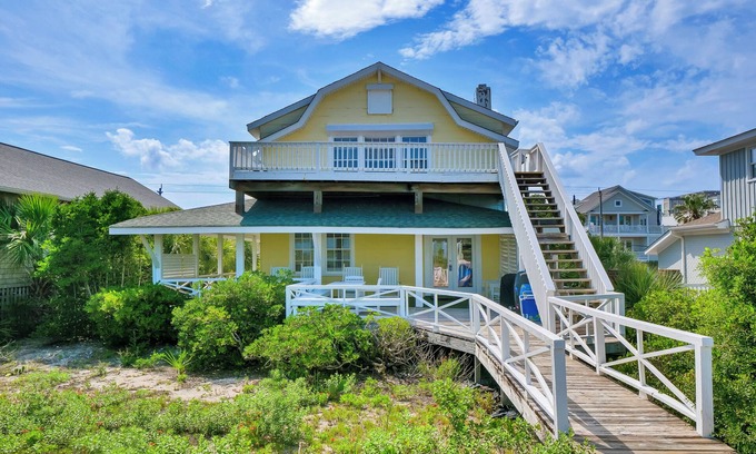 South End Casa | Oceanfront beach cottage on the South end of Wrightsville Beach. Sleeps 14.