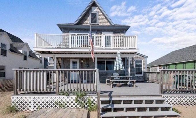 Salisbury Beach Cabaña | Oceanfront beach house with spacious deck!