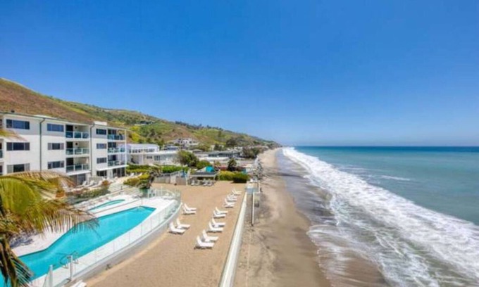 Los Angeles County Condominio | Oceanfront Bliss: Pool, Jacuzzi, No Highway Noise!
