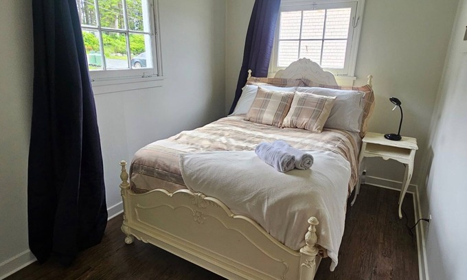Port Hardy Cabina | Oceanfront Cabin walk on waterfront peaceful place