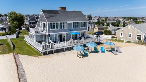 Sandwich Casa | Oceanfront Cape Cod House by Rock Properties