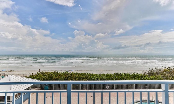 New Smyrna Beach Apartamento | Oceanfront Coconut Palms Condo! 1-1 With Stunning Views
