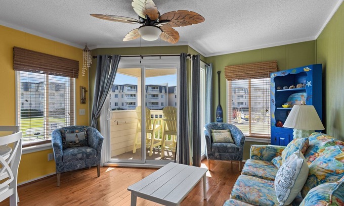 Morehead City Condominio | COMPLEJO FRENTE AL MAR, EL CONDOMINIO ESTÁ CERCA DE LA PISCINA AL AIRE LIBRE Y DEL DESLIZAMIENTO DE AGUA. Acceso a la playa
