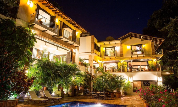 Zona sur Villa | Frente al mar Conchas Chinas -Espectacular Hacienda-Finca Tropical -Chef / Staffed