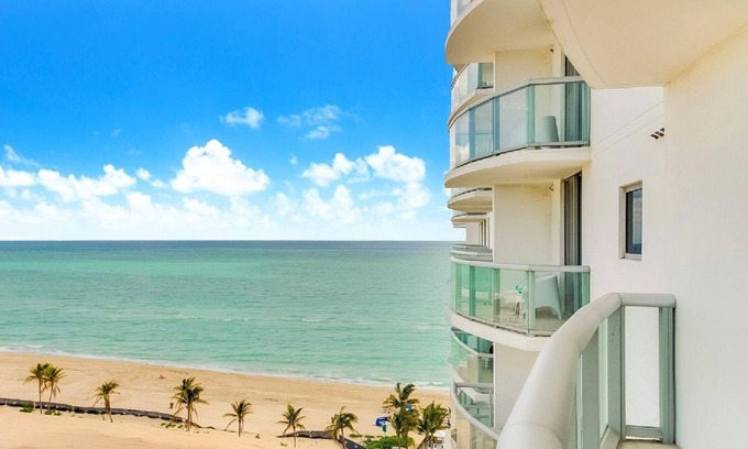 Sunny Isles Beach Condominio | Condominio acogedor con vistas al mar con acceso directo a la playa