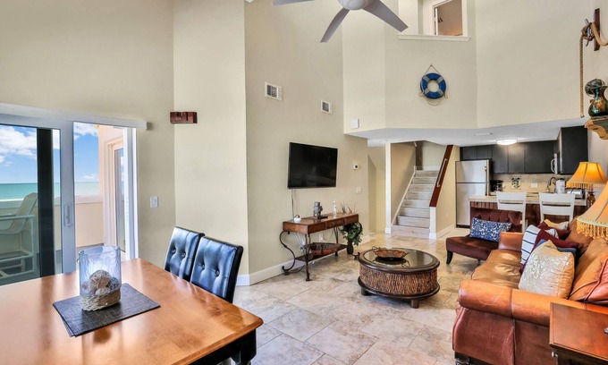 Cape Caneveral Beach Gardens Condominio | Oceanfront Condo with Shared Pool and Hot Tub, Ocean View, and High-Speed WiFi