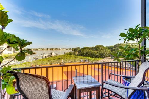 New Smyrna Beach Apartamento | Oceanfront Condo with Views 1 Mi to New Smyrna Beach