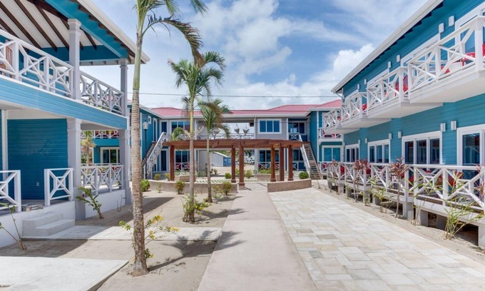 Placentia Complejo | Oceanfront Condo w/ Large Veranda & WiFi - Steps to Beach, Shops, & Dining