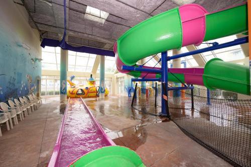 Myrtle Beach Apartamento | Oceanfront Condo with WaterPark Included in Price