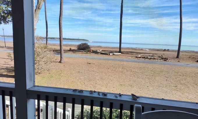 Melrose on the Beach Cabaña | Oceanfront Cottage