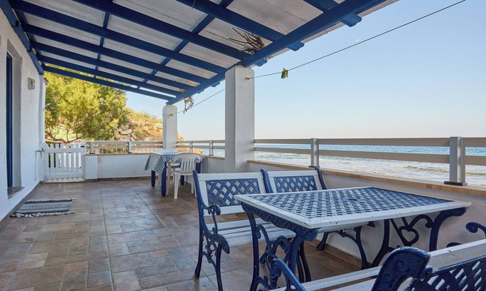 Agia Ermioni Casa | OCEANFRONT CYCLADIC ESCAPE