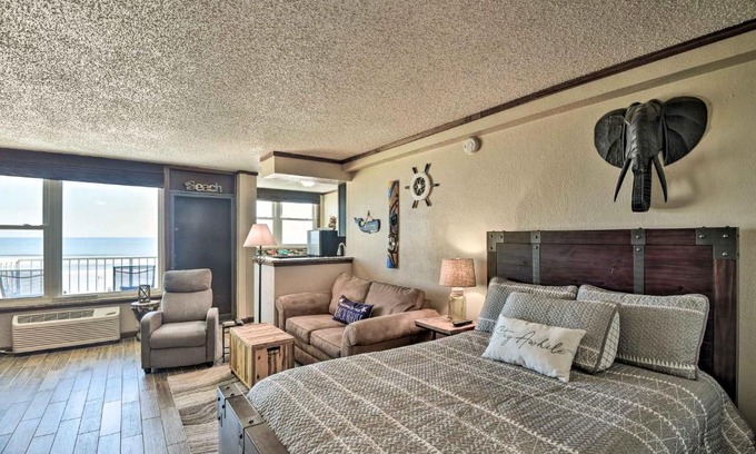 East Daytona Apartamento | Oceanfront Daytona Beach Condo with New Pool!