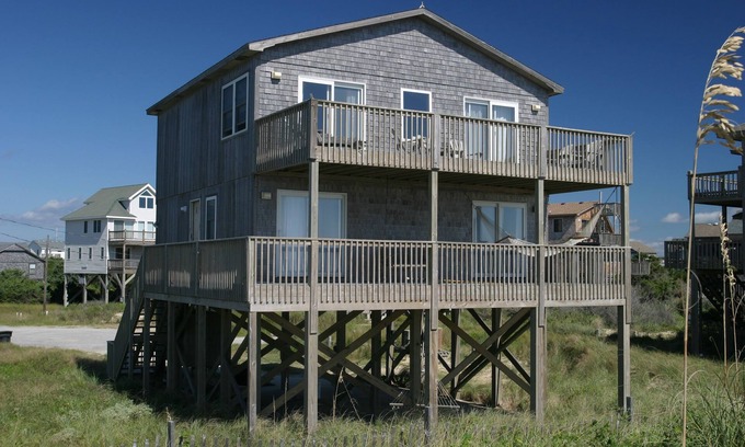 Frisco Casa | Oceanfront, Dog-Friendly House w/Central AC, Free WiFi, Shared Pool, Private W/D