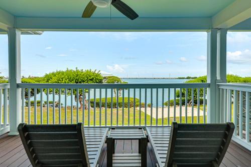 Marathon Casa | Oceanfront Duck Key Villa 2 Marinas Steps Away!