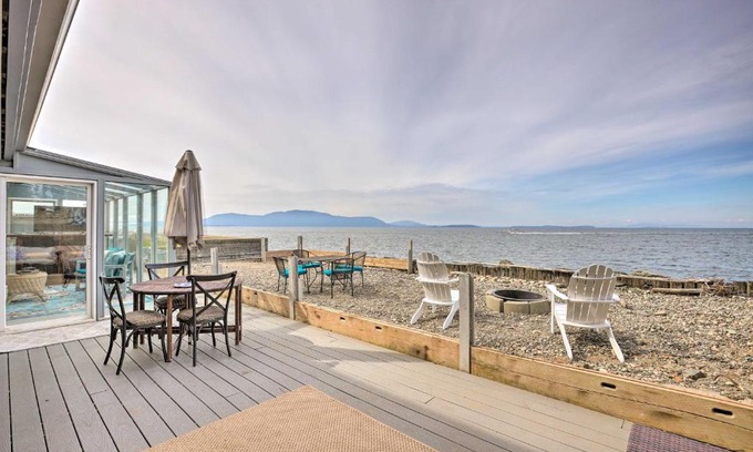 Ferndale Casa | Oceanfront Ferndale Oasis with Fire Pit, Grill!