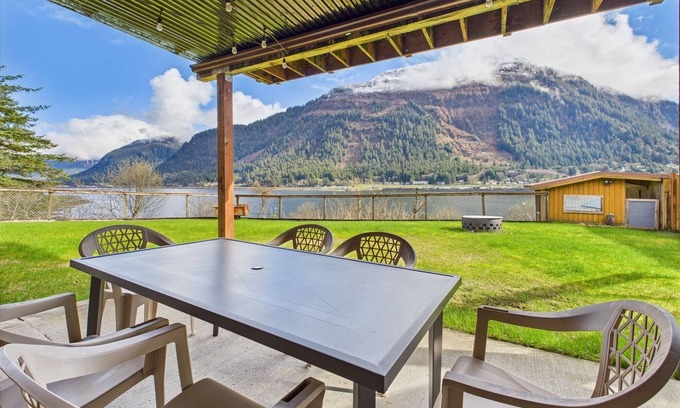 West Juneau Casa | Oceanfront Fire Pit, Decks, Large Yard, Views!