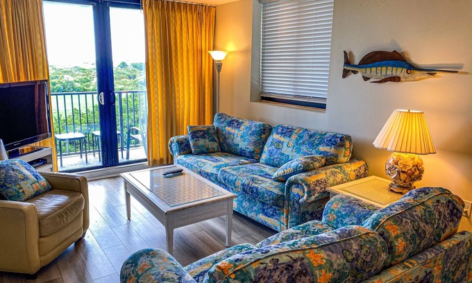 Atlantic Beach Condominio | Oceanfront, First-Floor Condo with Balcony, Ocean View & Shared Pools/Tennis