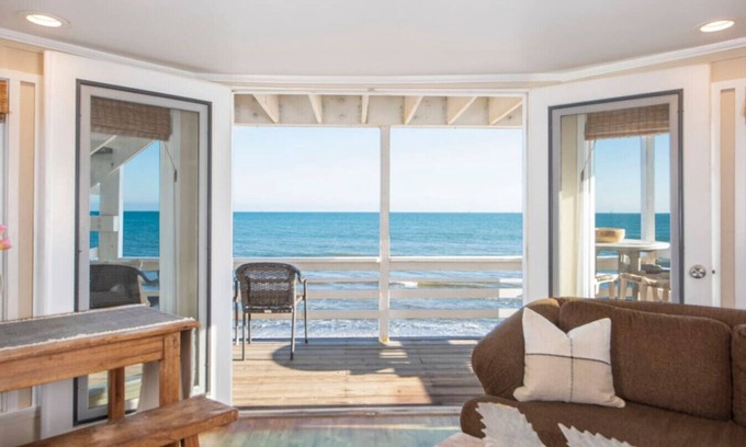 Montecito Casa | Oceanfront Getaway Miramar Beach