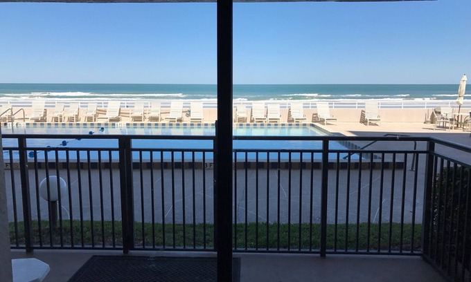 Ponce Inlet Condominio | CONDO FRENTE AL MAR FRENTE 2/2 PLANTA BAJA