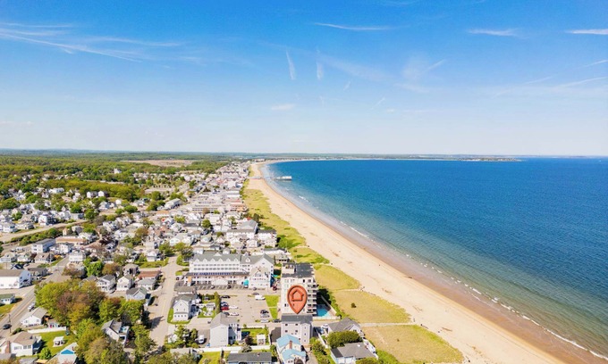 Ocean Park Casa | Oceanfront Home | Beach Access | Deck + Ping Pong