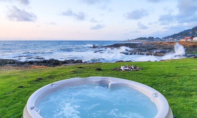 Yachats Casa | Oceanfront home in the heart of Yachats
