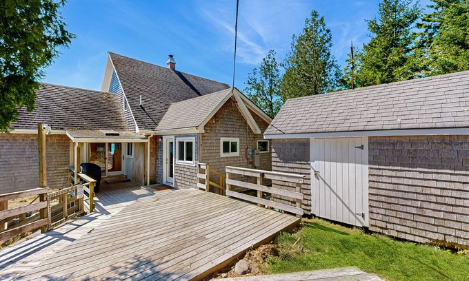 Hancock Casa | Oceanfront home on private island with amazing view & beach access - 1 dog OK