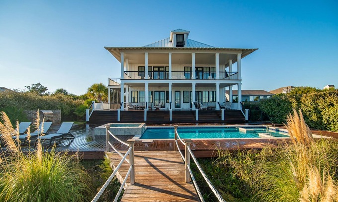 North Litchfield Beach Casa | Sea Horse: 8 BR / 8. 5 BA casa en Pawleys Island, capacidad para 22