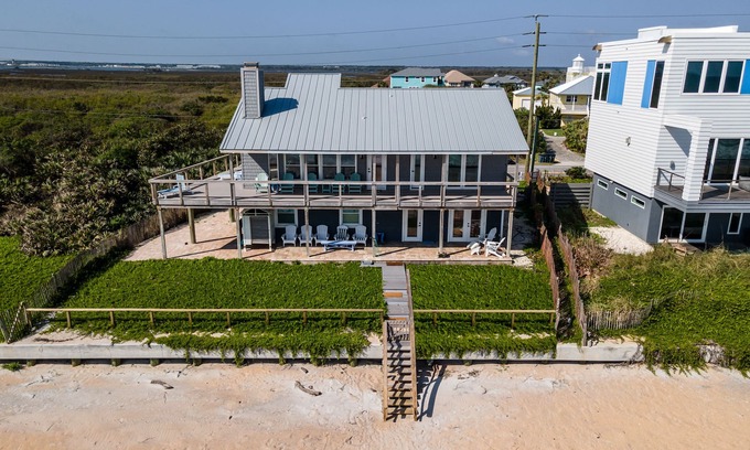 Ponte Vedra Beach Casa | OCEANFRONT HOUSE, FRESHLY RESTORED BEACH, PET FRIENDLY, MINUTES TO ST AUGUSTINE!