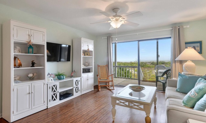Oceanmarsh Subdivision Condominio | Frente al mar, cubierta enorme, nueva cama King!