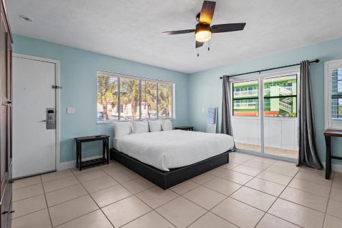 Fort Pierce Casa | Oceanfront Inn Room #1 - Partial Ocean View King Bed