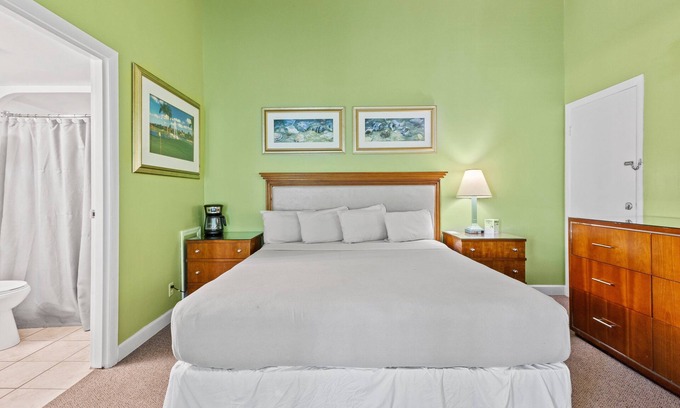 Fort Pierce Hotel | Oceanfront Inn Room #11- Standard Room - King Bed