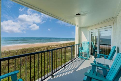 North Topsail Beach Apartamento | Oceanfront Luxury at Villa with a View!