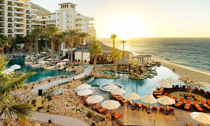 Marina Complejo | Oceanfront Luxury at Gorgeous 5-Star Cabo San Lucas Resort