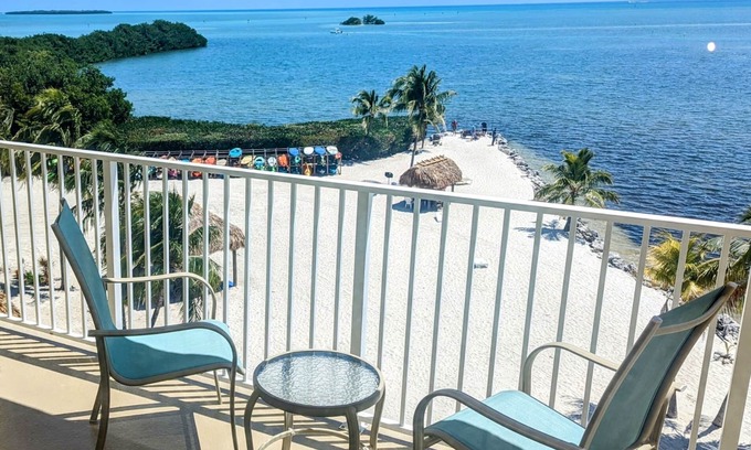 Tavernier Condominio | Oceanfront Luxury Condo