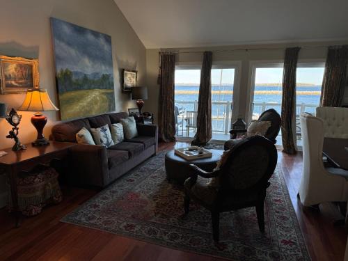 Western Shore Casa | Oceanfront Luxury Magical Views Sunset and Sunrise