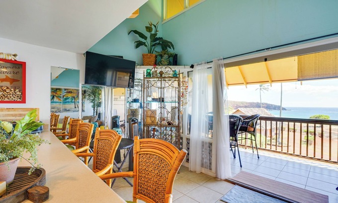 Maunaloa Condominio | Oceanfront Maunaloa Condo, Steps to Pool & Beach!